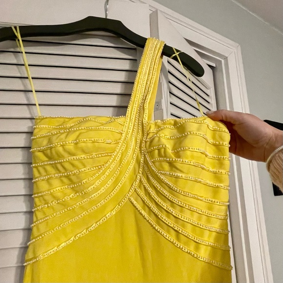 Caché Yellow Gown with beading - Size 4 NWOT - Picture 4 of 4